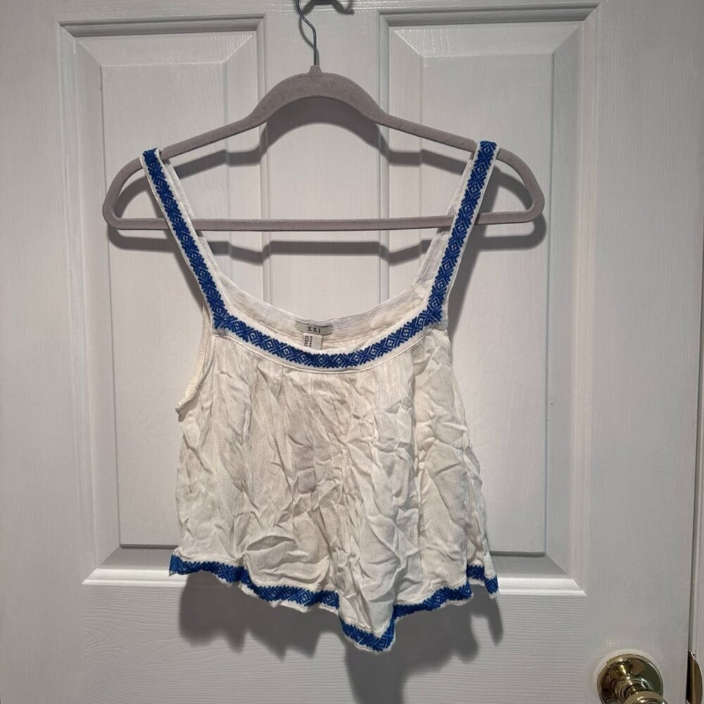 NWT Forever 21 White Top with Blue Trim - Size Medium
